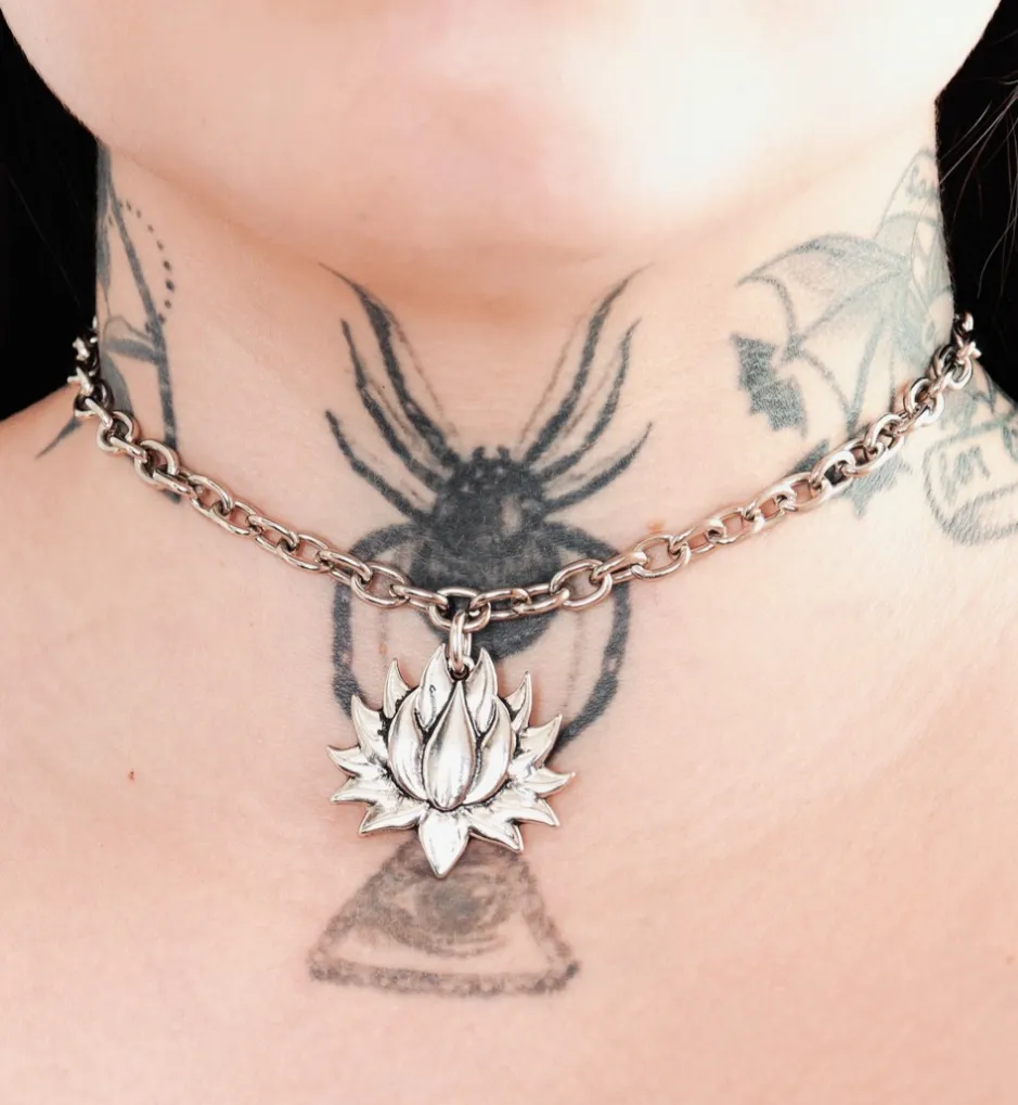 Choker Corrente Spiked Lotus Prateado